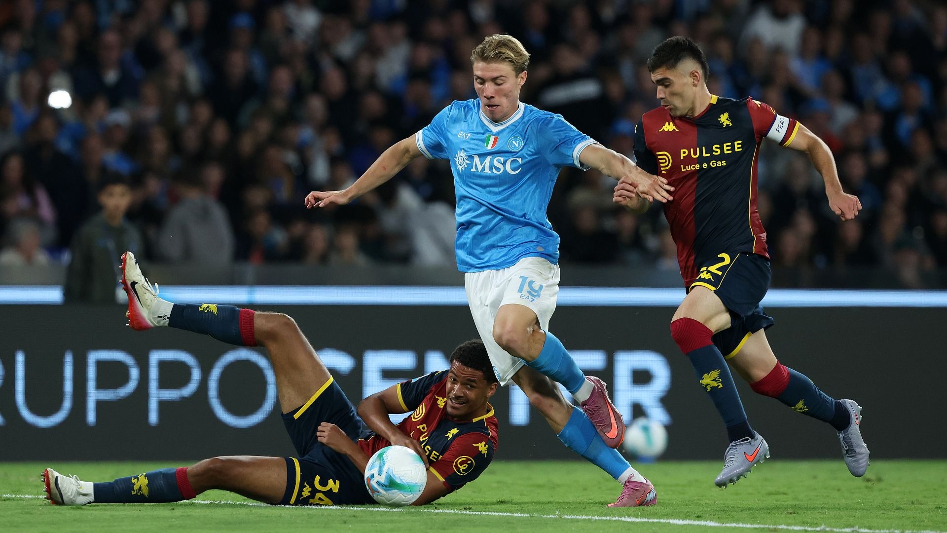 Il Genoa contro il Napoli in casa.